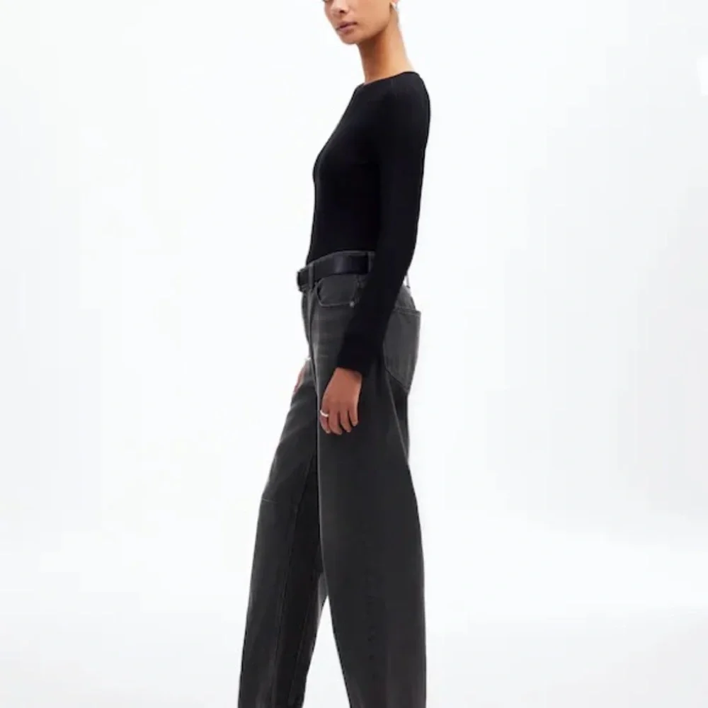 Madewell darted barrel leg Jean - Picture 6 of 9